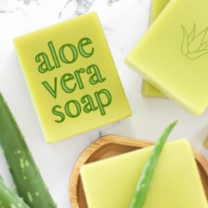 Making fresh aloe vera soap🌵 diy natural cold process recipe with homemade aloe gel